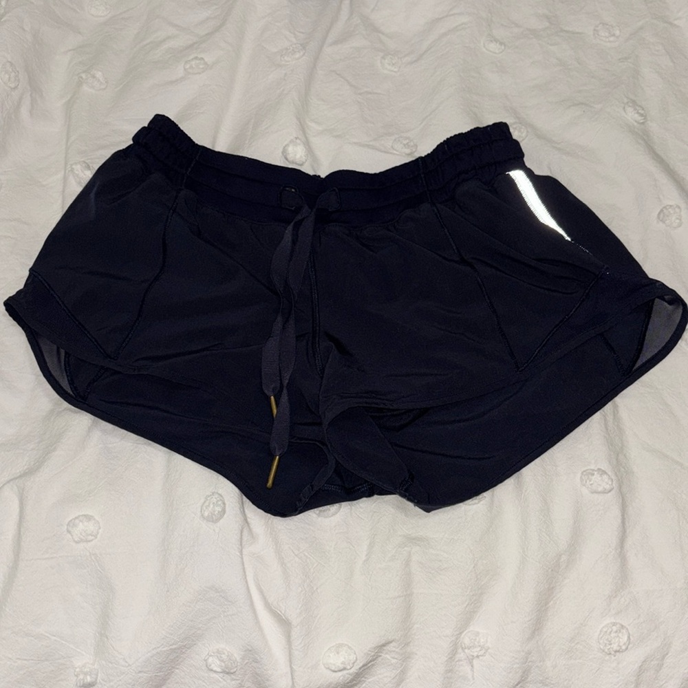 Lululemon Hotty Hot 2.5 inch low rise Navy